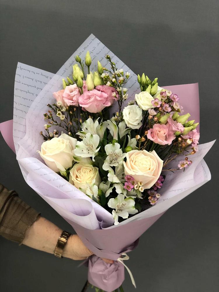 Букет цветов из: Альстромерии, Розы и Лизиантусы в Шмелёнки