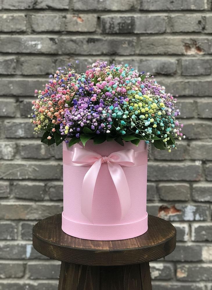 Цветочная композиция из Гипсофила и Розы в шляпной коробке в Шмелёнки