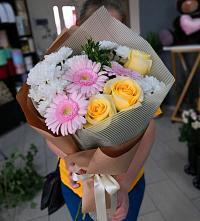 Букет цветов из:  Герберы, Розы и Хризантемы в Шмелёнки