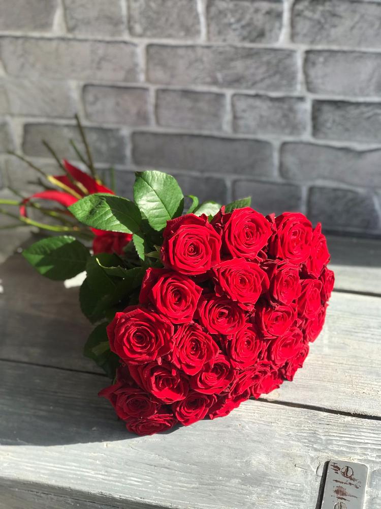 Букет Красные розы Фридом в Шмелёнки
