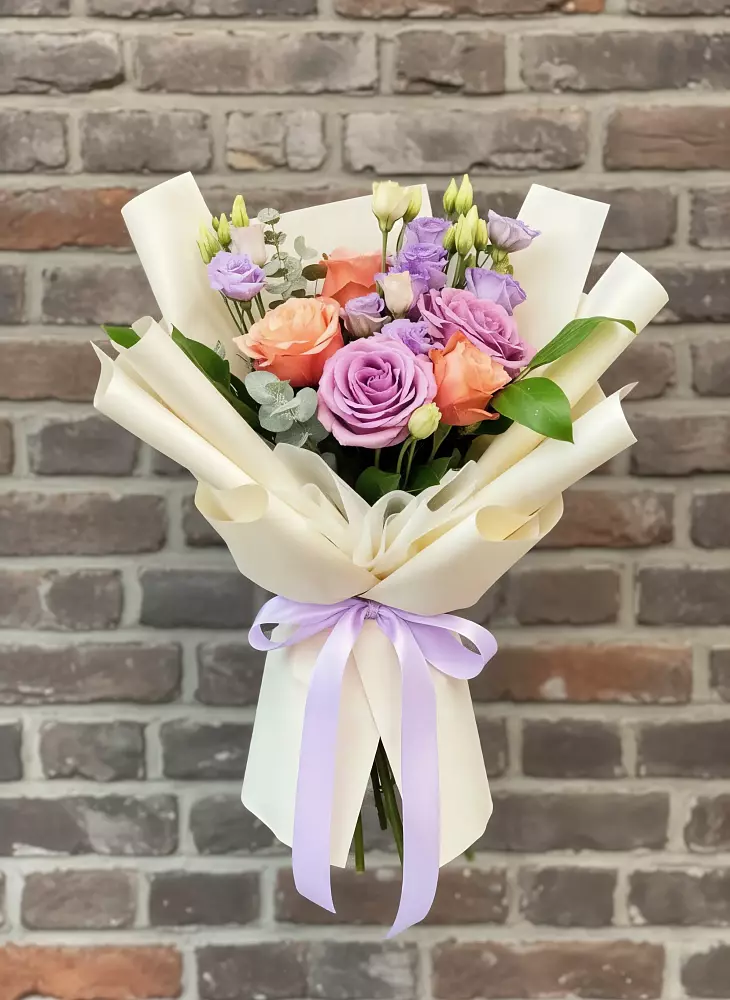 Букет цветов из: Лизиантусы и Розы в Шмелёнки