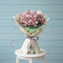 Букет цветов из:  Орхидеи и Розы в Шмелёнки