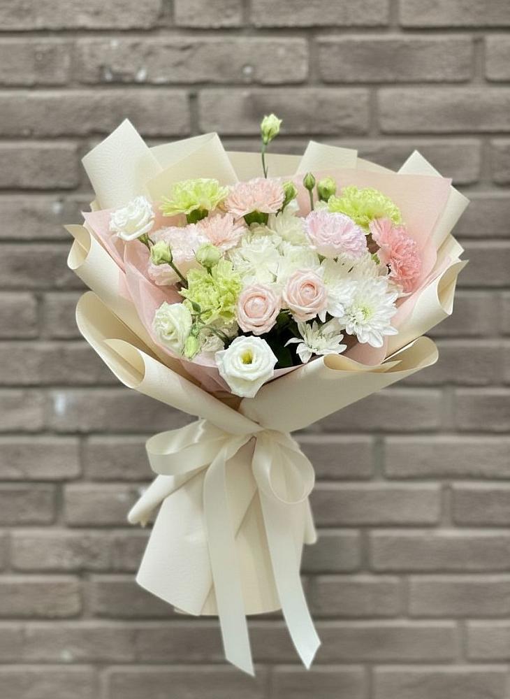 Букет цветов из: Гвоздики, Розы, Лизиантусы и Хризантемы в Шмелёнки