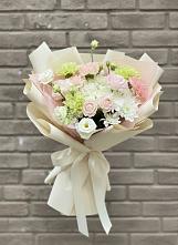 Букет цветов из:  Гвоздики, Розы, Лизиантусы и Хризантемы в Шмелёнки