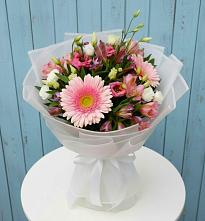 Букет цветов из:  Герберы, Альстромерии и Лизиантусы #REPLACE_PRED# Шмелёнки