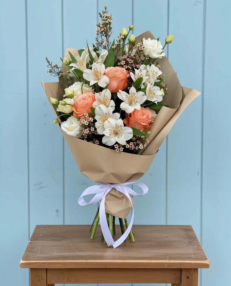 Букет цветов из: Альстромерии, Лизиантусы, Розы и Хризантемы в Шмелёнки